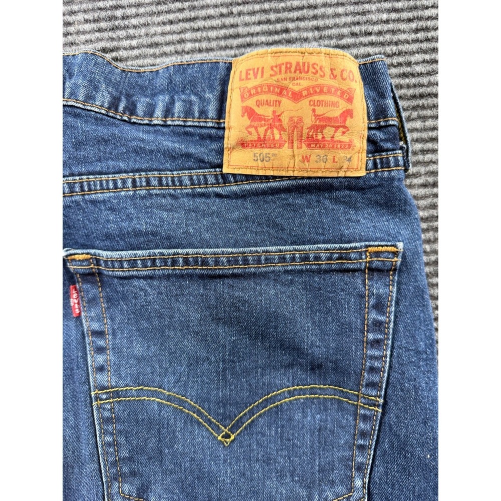 Levi's 505 Regular Fit Straight Leg Jeans Mens 36x34 Medium Wash Blue - Picture 8 of 11